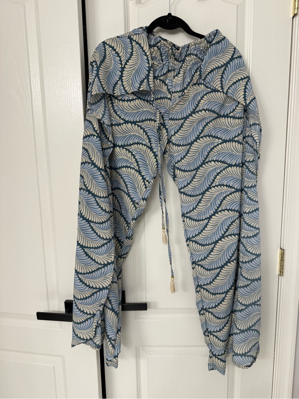 Women’s  Blue and Cream Patterned Drawstring Pants